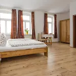 Отель Garni Am Klostermarkt Плауэн