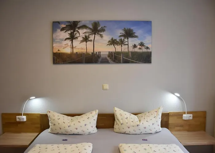 Garni Am Klostermarkt 호텔 플라우엔